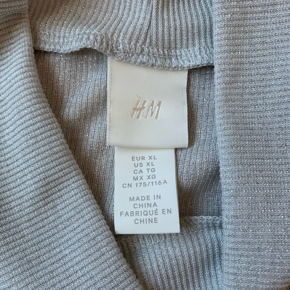 Silver cropped turtleneck